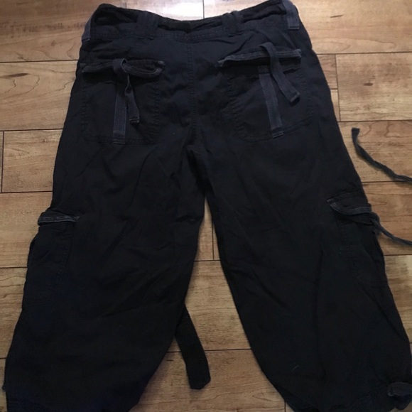 đź‘–725 Originals Capri Cargo Type Shortsđź‘– - Picture 2 of 5